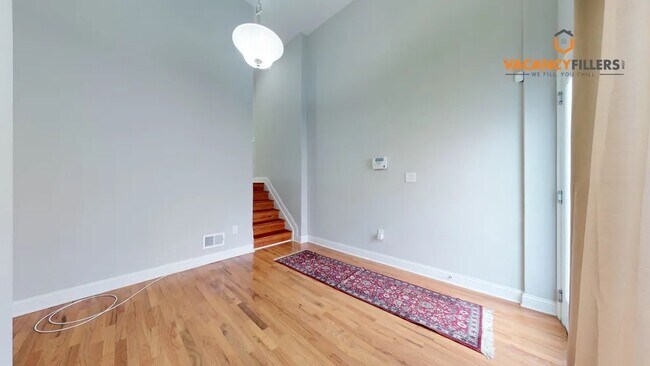 Building Photo - 17 E 21st St