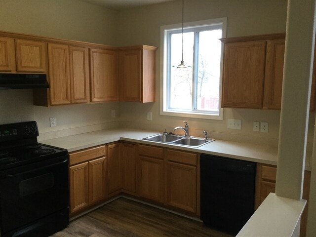 Foto del edificio - 9815 Waltham Ct