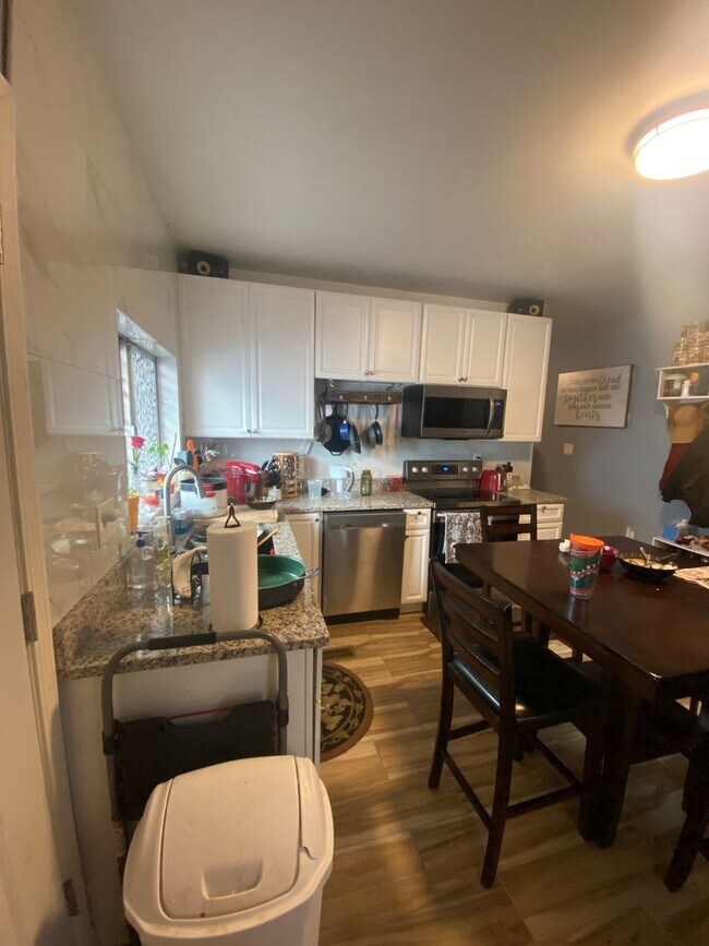 Photo - 3319 Parkview Ave Apartment