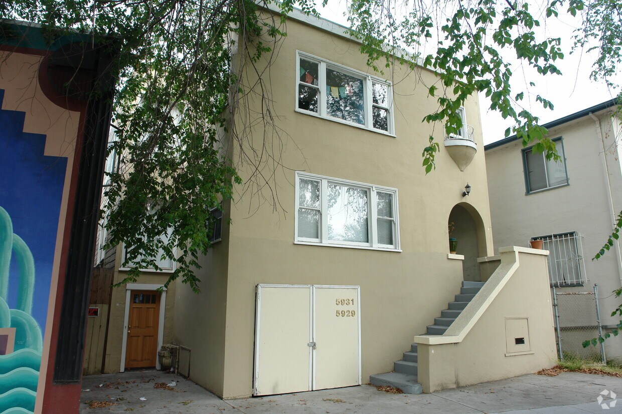 Primary Photo - 5929-5931 Telegraph Ave