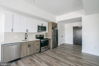 Building Photo - 1420 Point Breeze Ave