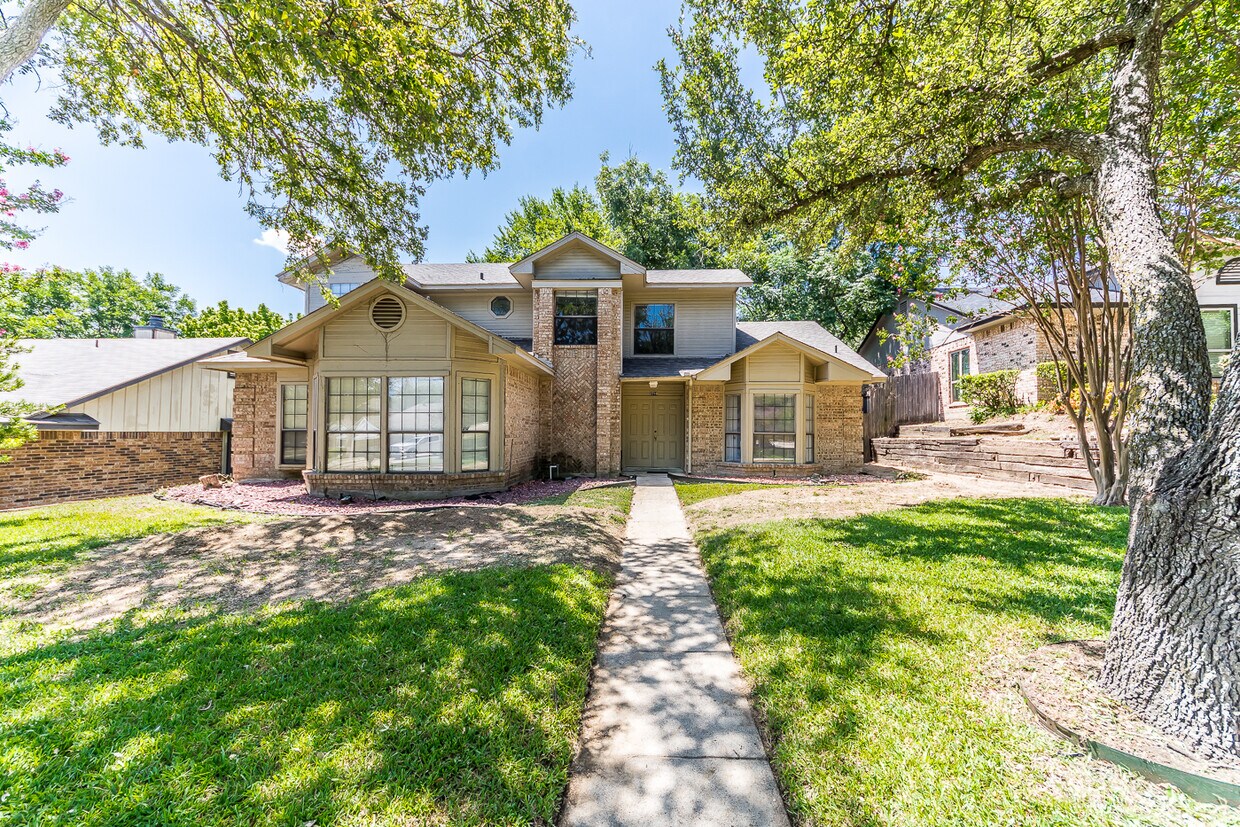Primary Photo - 2710 Francisco Dr