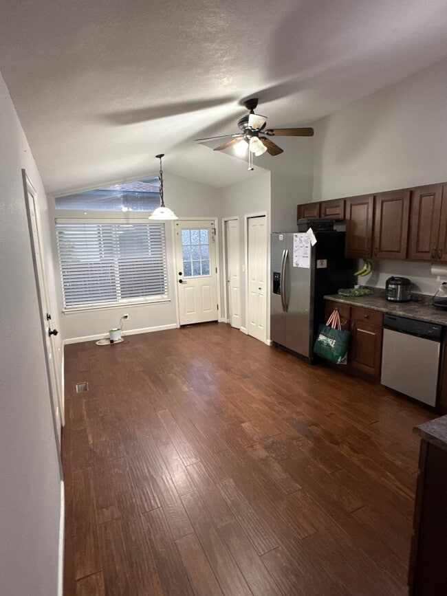 Building Photo - 6250 Northwind Dr