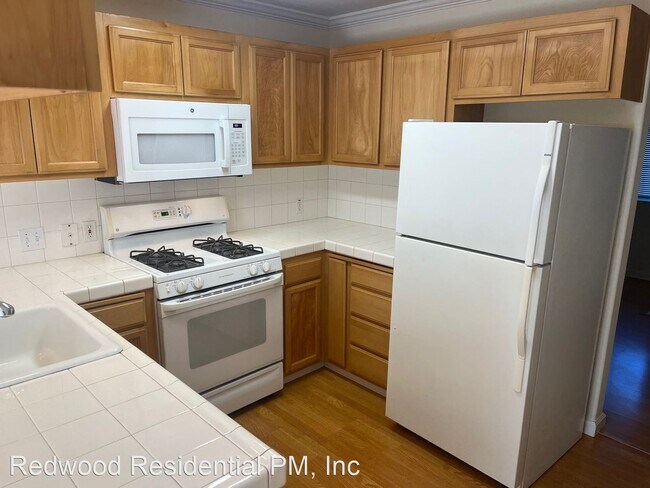 Building Photo - 2 br, 1 bath House - 1501 La Esplanada #311