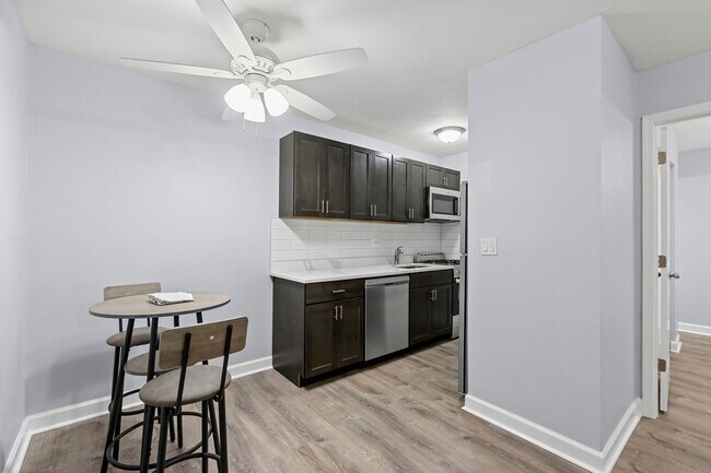 Foto del edificio - 4612 North Beacon-1C
