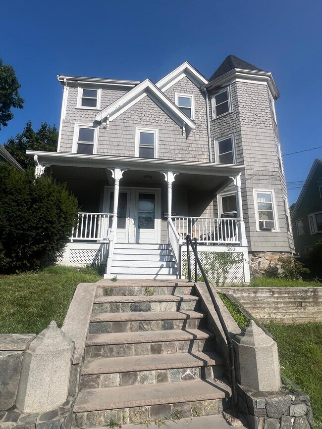 Building Photo - 293 Albion St