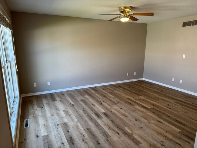 Building Photo - 2717 Bristol Dr