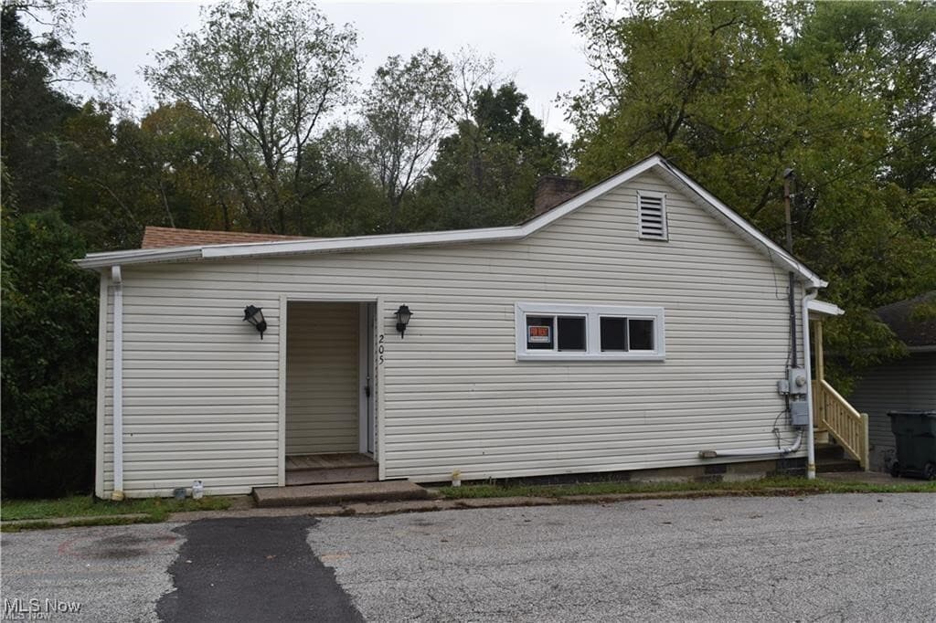 Foto principal - 205 McFadden St