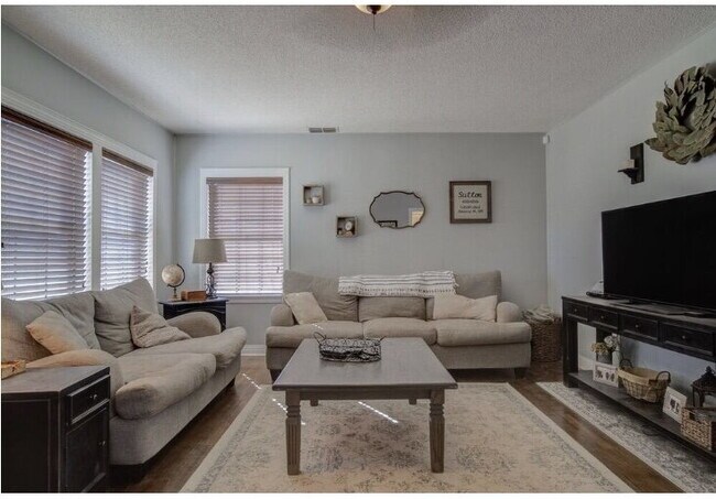Building Photo - Charming Home in Tech Terrace – Updated & ...