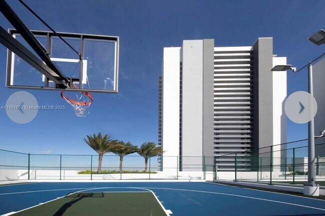 Foto del edificio - 16385 Biscayne Blvd