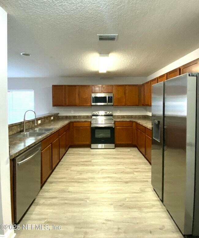 Foto del edificio - 86069 Pineview Dr