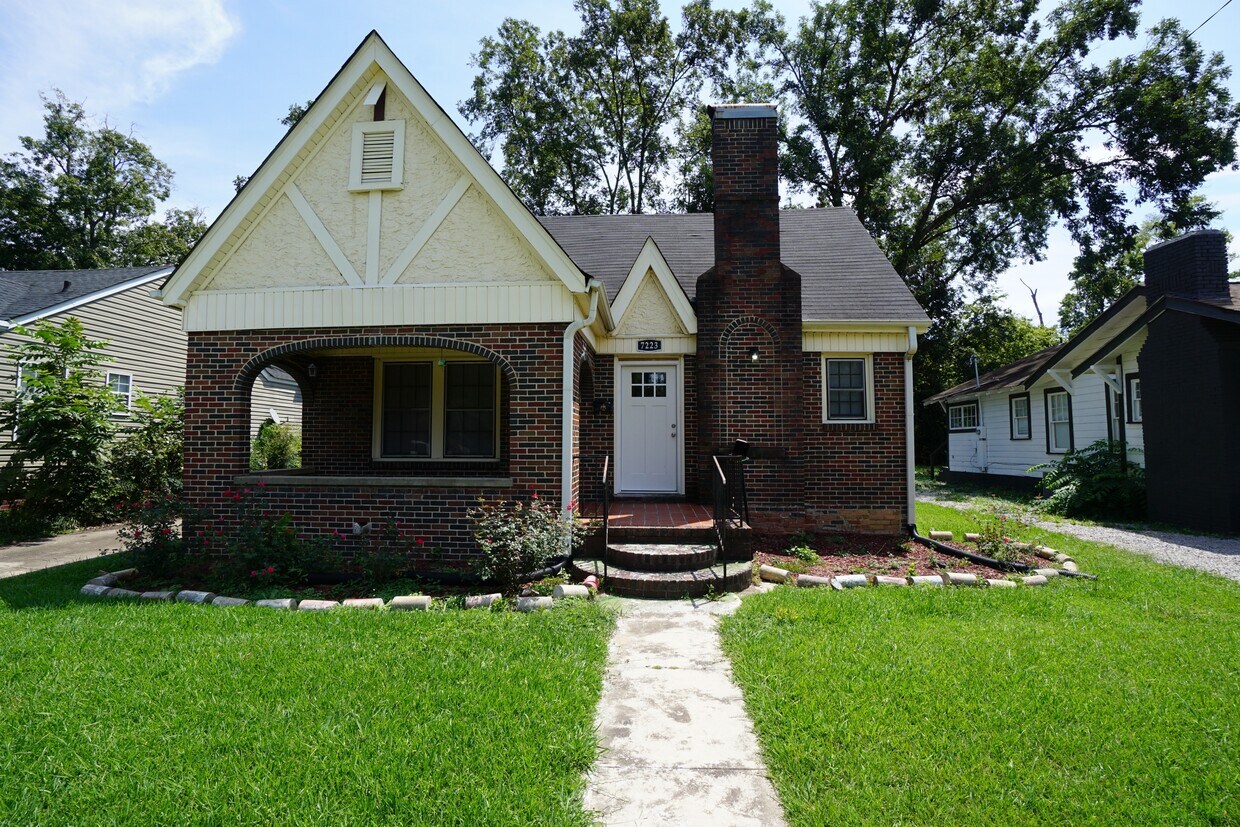 Foto principal - 7223 1st Ave S