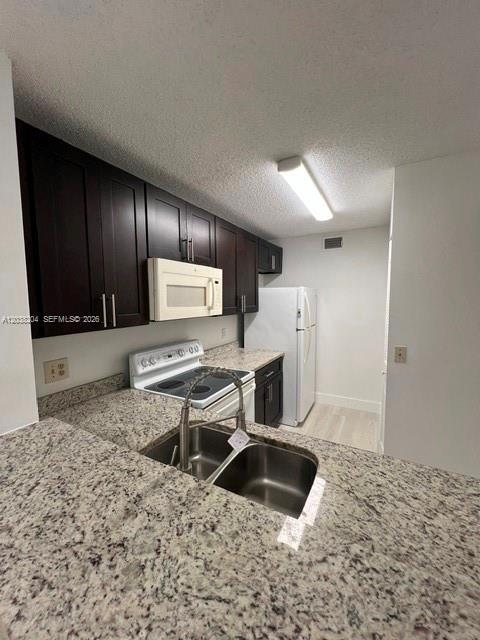 Foto del edificio - 10773 Cleary Blvd
