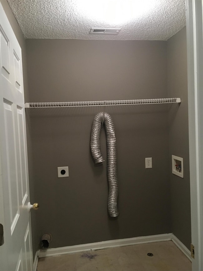 Foto del edificio - 1875 Carrington Dr