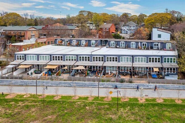 Foto del edificio - 675 Greenwood Ave NE