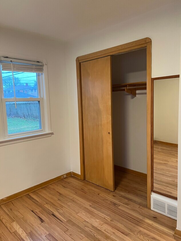 Foto principal - 16232 Barriemore Ave