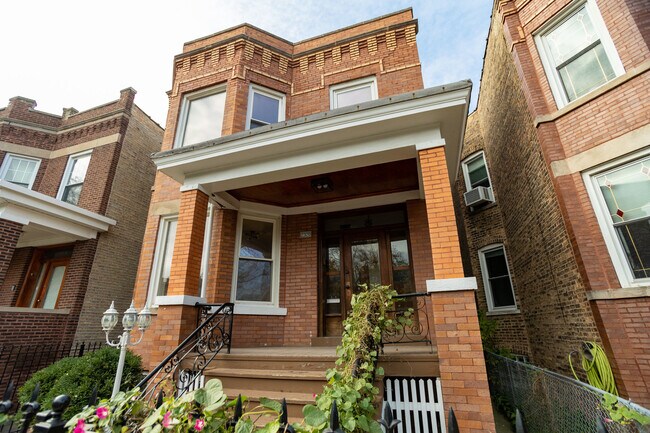 Building Photo - 2320 N Springfield Ave