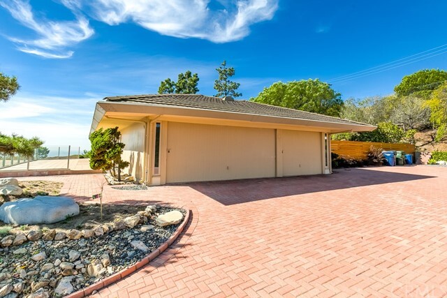Building Photo - 3300 Starline Dr
