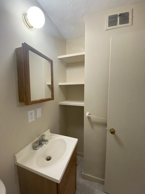Building Photo - 4143 Hillview Ave