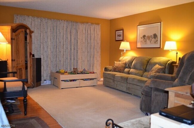 Building Photo - 131 Irving Pl