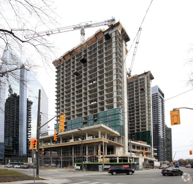 Building Photo - 4750 Yonge St