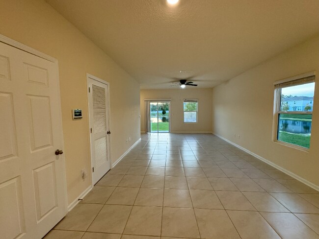 Building Photo - 978 Observatory Pkwy