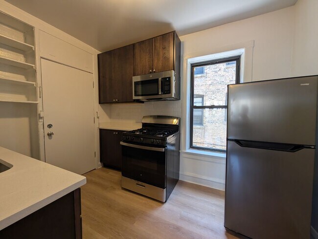 Foto del edificio - 2706 N Spaulding Ave