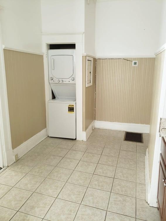 Foto del edificio - 1079 College St. Apt. 2