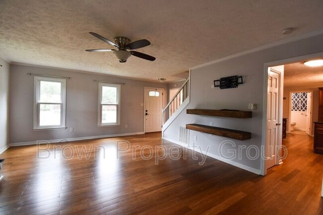 Foto del edificio - 5804 Norman Pl