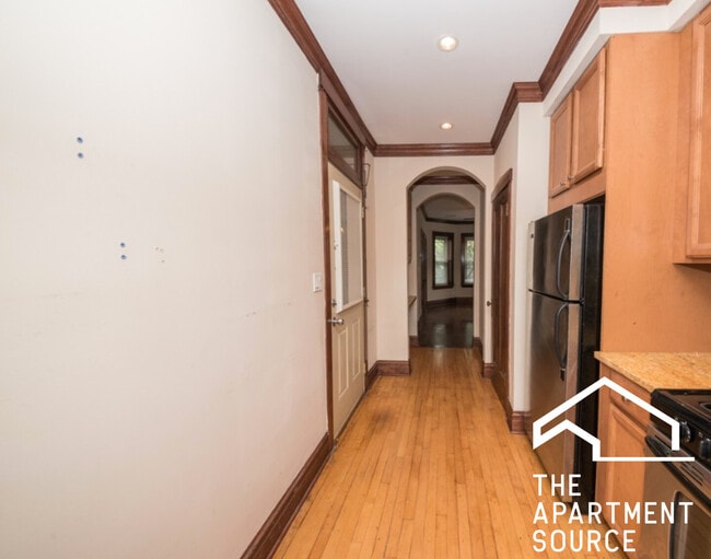 Building Photo - 2920 W Cullom Ave