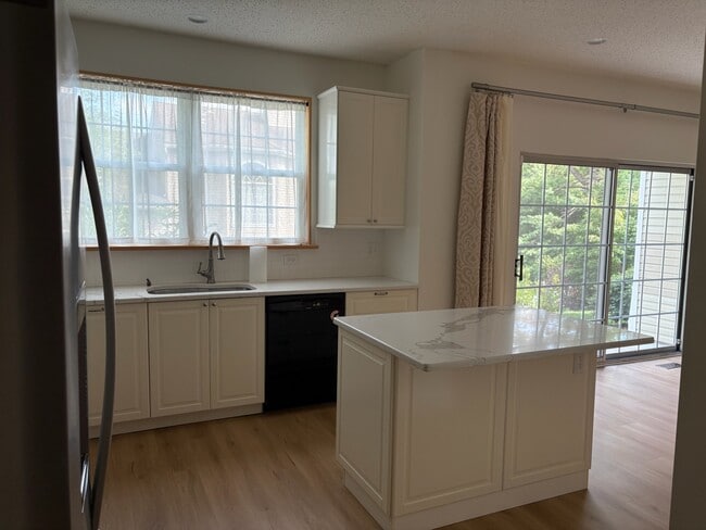 Kitchen - 66 Wildflower Ln