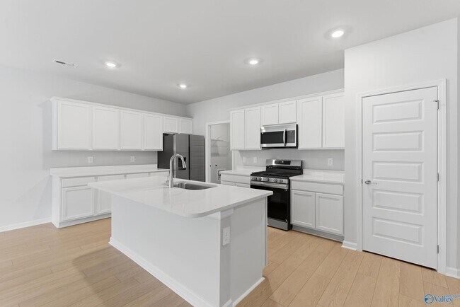 Foto del edificio - 7520 Doris Ruth Ln SE