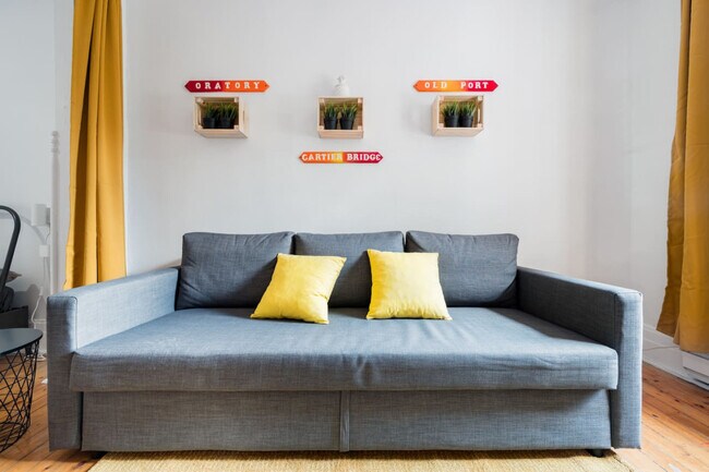 Photo du bâtiment - 2390 Rue Frontenac