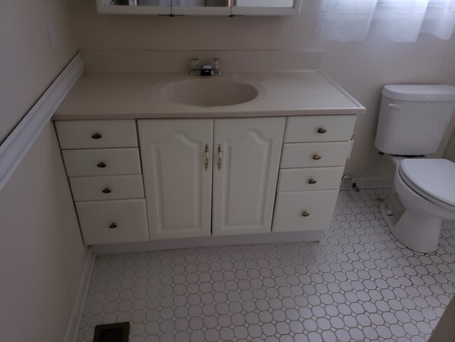 Foto del edificio - 1813 Old Pendleton Rd