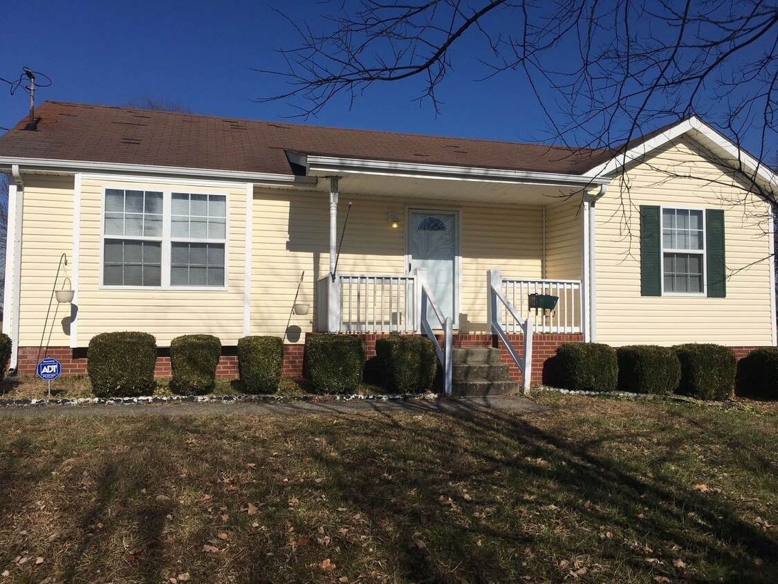 Foto principal - 3 Bed 2 Bath Ranch Style Treasure in Lovel...