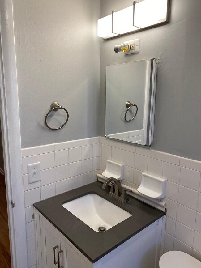 Foto del edificio - 6190 Guilford Ave