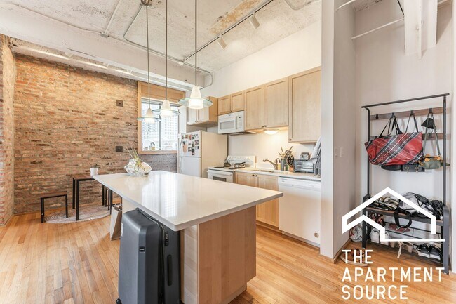 Photo - 345 N Canal St Apartment