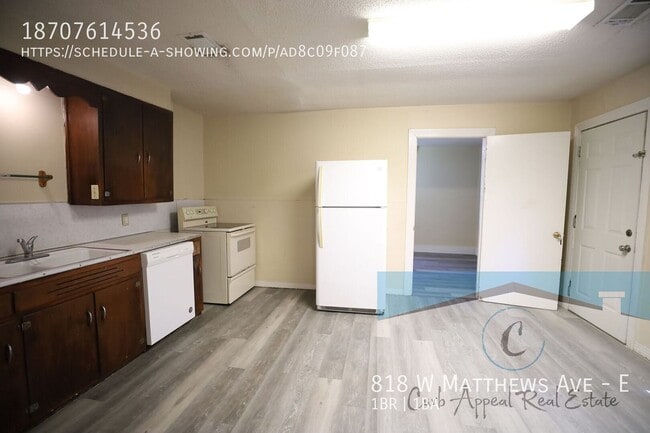 Building Photo - 818 W Matthews Ave