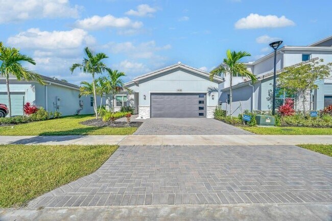 Foto del edificio - 14185 SW Daphne St