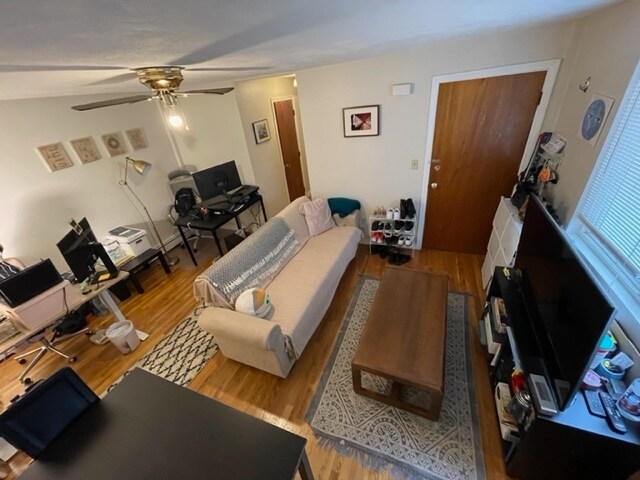 Foto del edificio - 144 Thorndike St