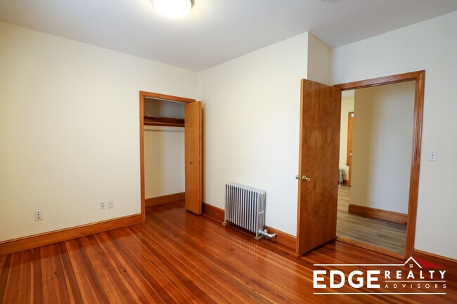 Foto del edificio - 12 Montcalm Ave