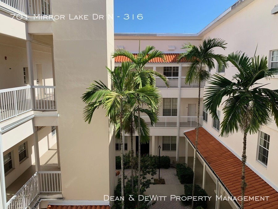 701 Mirror Lake Dr N Unit 316, Saint Petersburg, FL 33701 Room for