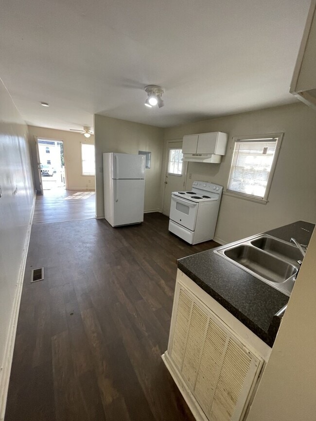 Building Photo - Duplex for Rent