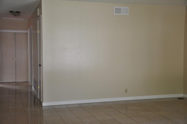 Building Photo - 2571 Gumdrop Dr