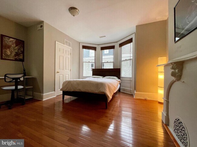 Foto del edificio - 4025 Baring St