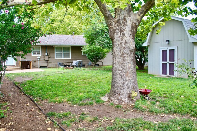 Building Photo - 9 Wheatland Dr