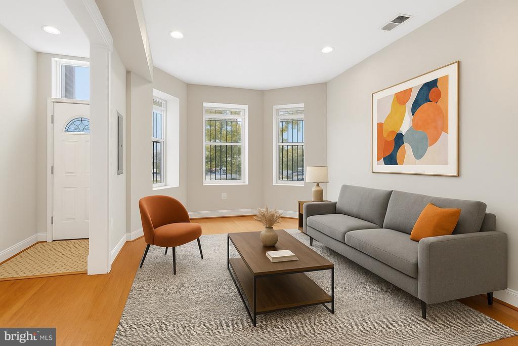 Foto principal - 3117 11th St NW