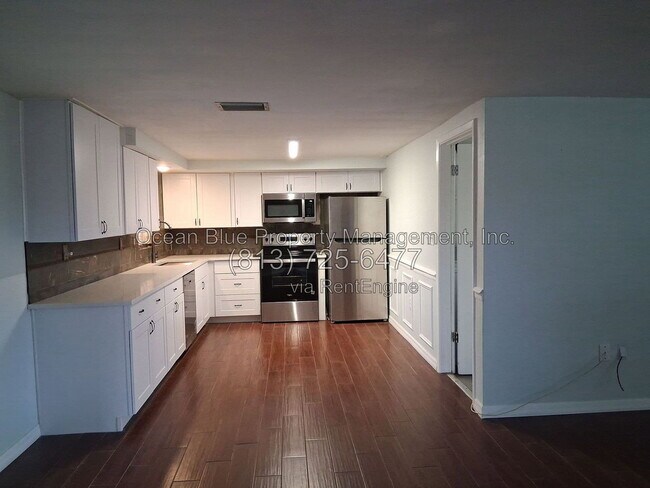 Foto del edificio - 9330 Ledgestone Ln