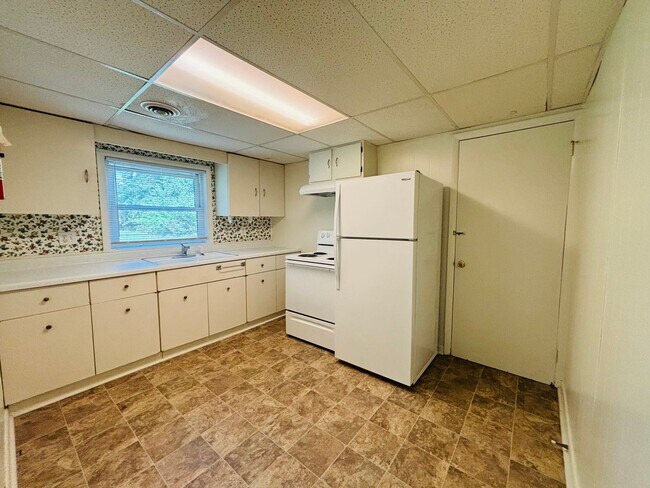 Building Photo - 1 Bedroom 1 Bath Duplex