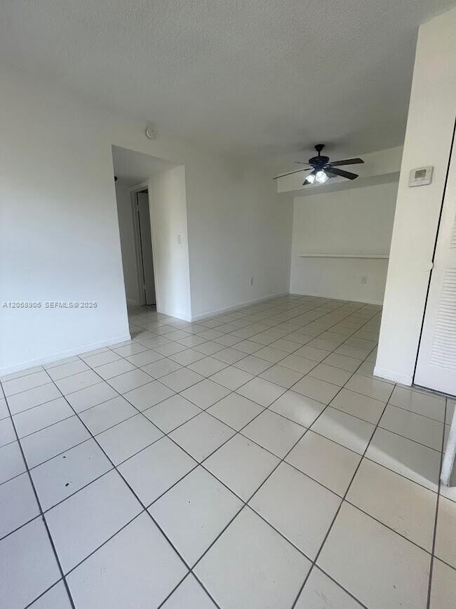 Foto del edificio - 500 NW 114th Ave